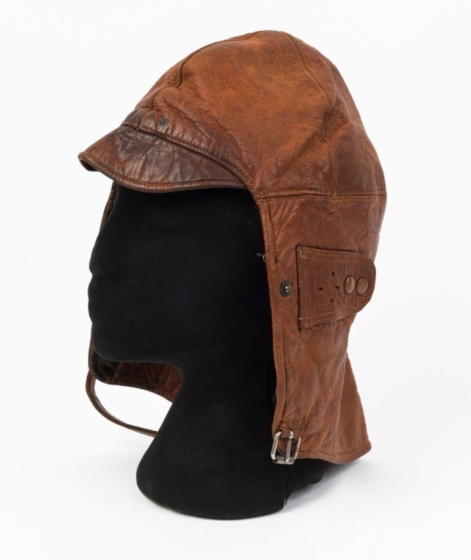 WW2 period leather aviation pilot's hat, 32cm high