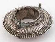An antique Indian silver bracelet (kataria), Orissa origin, 19th/20th century. Note: This bracelet form is inspired by Vishnu's serrated-edged weapon (chakra); a steel disc with a central hole and a sharpened edge, twirled rapidly on a forefinger and hurl - 5