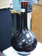 A Chinese jet black porcelain long neck vase, 19th/20th century, 45cm high - 3