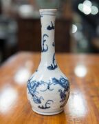 Bleu de Hue antique blue and white porcelain wine bottle with dragon decoration, mid 19th century, 15.5cm high - 4