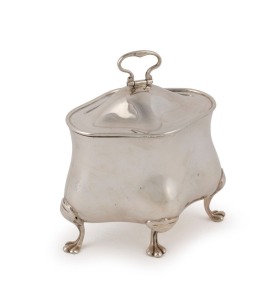An English Art Nouveau sterling silver tea caddy by E.S. Barnsley of Birmingham, circa 1911. Note: the design was registered in 1901. ​​​​​​​11cm high, 10cm wide, 158 grams