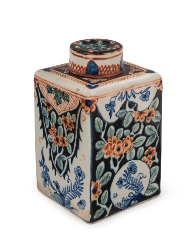 An antique tin glazed earthenware tea caddy, 17th/18th century, ​​​​​​​10.5cm high