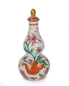 A Chinese double gourd shaped porcelain bottle with floral enamel decoration painted in the French style, circa 1860, 15.5cm high