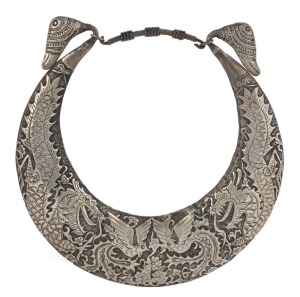 MIAO Chinese tribal necklace with embossed dragon and bird decoration, 20th century, ​​​​​​​29cm wide overall, 