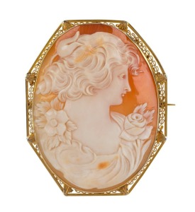 An impressive and large size antique shell cameo brooch with female profile portrait, set in 14ct yellow filigree gold mount, 19th/20th century, can be worn as a pendant if desired. ​​​​​​​6.5cm high