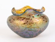 An antique Art Nouveau iridescent glass vase, late 19th century, 10cm high, 14cm wide - 2