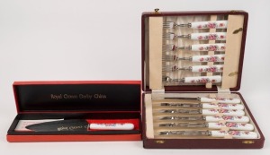 ROYAL CROWN DERBY boxed fruit cutlery set together with a boxed cake slice, 20th century, (2 items)