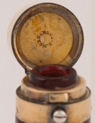 An antique English ruby glass double ended scent bottle with gilded sterling silver mounts, by SAMPSON MORDEN & CO. Birmingham, circa 1880, ​​​​​​​12.5cm long - 4