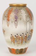SATSUMA Kinkozan&nbsp;Japanese earthen ware vase with Royal procession and wisterias, Meiji period, 19th/20th century, 10.5cm high - 2