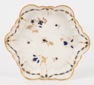 DR WALL WORCESTER antique English porcelain spoon rest dish with cobalt blue and gilt decoration, circa 1760, 15cm diameter