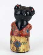A Chinese figural porcelain brush pot, mid 20th century, ​​​​​​​15cm high - 2