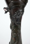 An antique Japanese bronze vase with dragon decoration, on wooden stand, Meiji period, 40cm high - 3