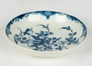 WORCESTER first period early English porcelain dish with floral motif, 18th century, crescent mark to base, ​​​​​​​10.5cm diameter - 3