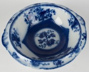 An antique English blue and white porcelain wash basin and matching chamber pot, 19th century, (2 items), ​​​​​​​the basin 46cm wide - 4