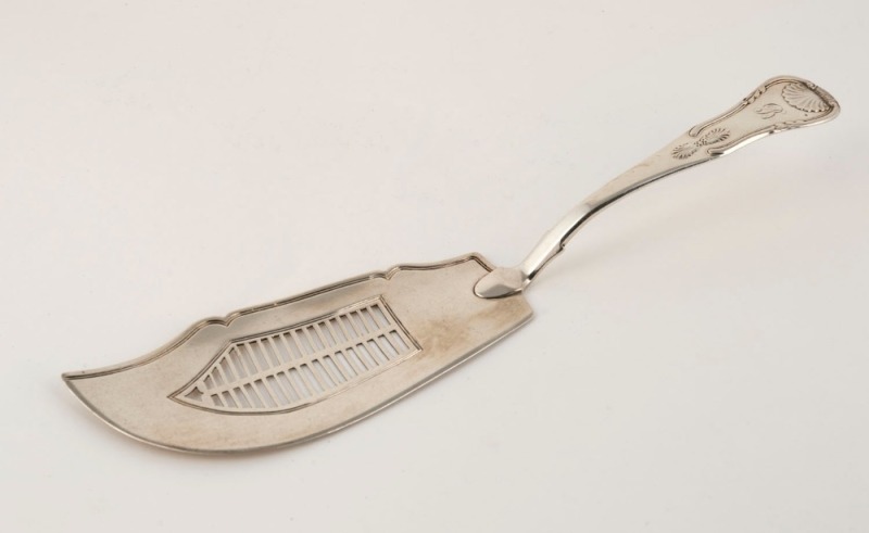 A Georgian King's pattern fish server by Alexander Henderson of Edinburgh, circa 1795, ​​​​​​​31cm long, 158 grams