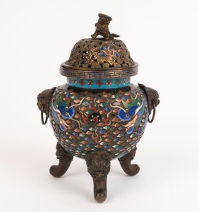 A Chinese cloisonne koro with dragon decoration and Foo dog top, early 20th century, ​​​​​​​18.5cm high