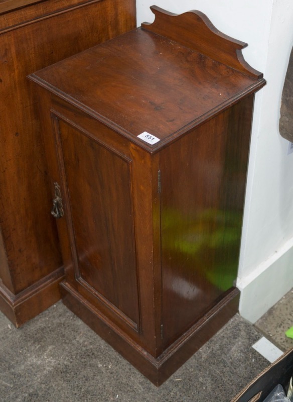 An antique English walnut pot cabinet, late 19th century, ​​​​​​​84cm high, 38cm wide, 34cm deep