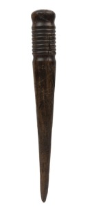 An early sailor's turned wooden fid, 18th/19th century, 35cm long