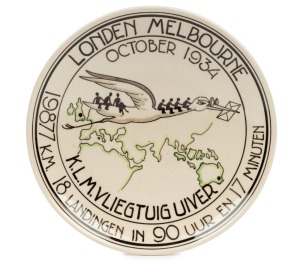 AVIATION: "LONDON TO MELBOURNE, OCTOBER 1934" Dutch porcelain plate by Gouda bearing the translated inscription "19877km, 18 Landings, 90 Hours and 17 Minutes", signed "No.265, Koninklijk Goedewaagen Gouda", 18.5cm diameter