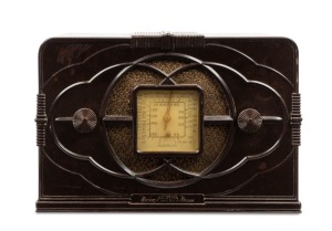 ASTOR "MICKEY MOUSE" brown bakelite vintage mantle radio, 15.5 cm high x 23cm wide