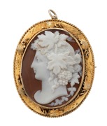 A Colonial "Bacchante" cameo brooch set in 18ct yellow gold, 19th century, 5cm high