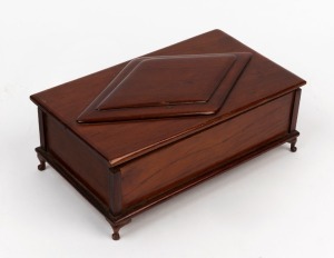 An Australian cedar glove or jewellery box with cabriole legs and original padded red silk lining, early 20th century, 11cm high, 26cm wide, 15cm deep