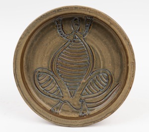 YARRABAH POTTERY bowl with animal decoration, incised "EDEEMERA YARRABAH POTTERY", 4cm high, 26.5cm diameter