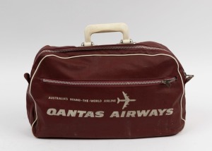 QANTAS AIRWAYS vintage carry on luggage bag, mid 20th century, 44cm wide