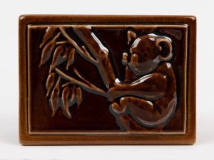 FOWLER Rockingham glazed jewellery box with koala top, 6cm high, 13cm wide, 9.5cm deep
