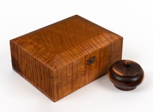 A vintage Australian jewellery box, fiddleback Queensland maple on kauri pine, early 20th century; together with a mulga wood stud box, (2 items), 10cm high, 21cm wide, 17cm deep