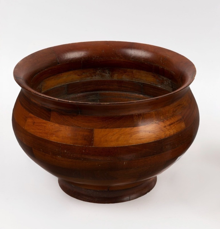 An Australian specimen wood turned jardiniere, early 20th century, ​​​​​​​21cm high, 32cm diameter