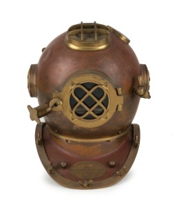 MK. V vintage copper and brass American diving helmet, 20th century, ​​​​​​​42cm high