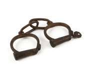 HIATT antique handcuffs with unusual large iron link, with key, 19th century, 28cm wide