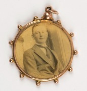 An antique Colonial 9ct gold double sided photo pendant, Melbourne origin, late 19th century, ​​​​​​​4cm high overall, 2.7 grams total - 2