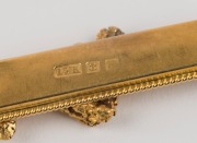 DUGGAN & SHAPPERE  Colonial 15ct yellow gold bar brooch set with three gold nugget specimens, 19th century, ​​​​​​​5cm wide, 6.9 grams - 2