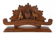 FEDERATION handsome standing coat of arms carved in solid fiddleback blackwood, late 19th century, ​​​​​​​26cm high, 46.5cm wide