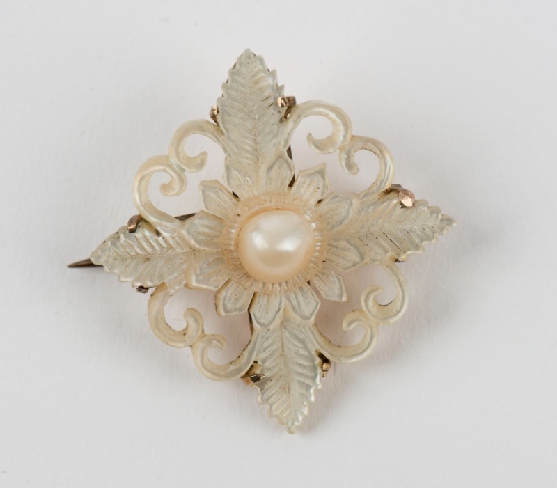 An antique pearl and mother of pearl brooch mounted in 9ct yellow gold, 19th century, ​​​​​​​3cm wide