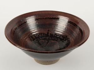 LES BLAKEBOROUGH studio pottery bowl, impressed STURT POTTERY mark, ​​​​​​​10cm high, 24.5cm diameter