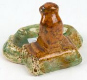 BENDIGO POTTERY ashtray adorned with a seated monkey, 19th/20th century, 9cm high, 11.5cm wide - 5