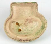 BENDIGO POTTERY ashtray adorned with a seated monkey, 19th/20th century, 9cm high, 11.5cm wide - 6