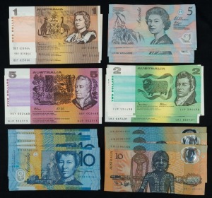 Banknotes - Australia: Decimal Banknotes: A group of banknotes comprising $1 (R78 x 3), $2 (R89 x 6), $5 (R213 x 2), $5 (R214i x 10), $10 (R310b x 3), $10 (R316a x 9); aUnc/Unc. (33).