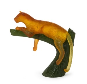 DAUM French pate de verre glass leopard statue, 20th century, engraved "Daum, France", 15cm high, 16cm wide