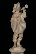 DIEPPE antique carved ivory statue of the trumpeter, 19th century, 13cm high - 2