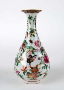 A Chinese famille rose baluster shaped porcelain vase, Qing Dynasty, 19th century, 18cm high