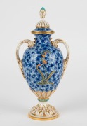 ROYAL WORCESTER antique English blue floral lidded urn with Art Nouveau gilt decorated highlights and hand-painted floral spray, 19th century, factory mark to base, 25cm high - 2