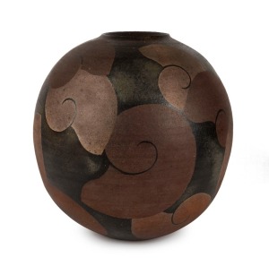 KENZO POTTERY Japanese Art Deco spherical vase, incised "KENZO", 34cm high