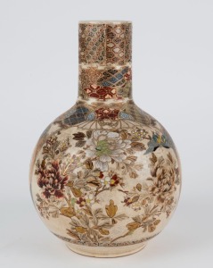 SATSUMA Japanese earthenware vase, Meiji period, 19th century, ​​​​​​​26cm high