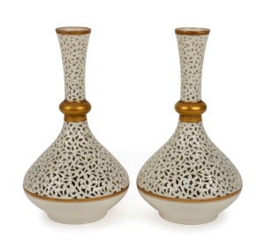 GRAINGER & Co. WORCESTER fine pair of antique English pierced porcelain vases, 19th century, brown shield mark to bases, 16.5cm high