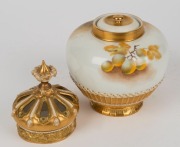 ROYAL WORCESTER English porcelain potpourri vase,&nbsp;with hand-painted fruit decoration, signed "E. TOWNSEND", early 20th century, puce factory mark to base, 21cm high - 3
