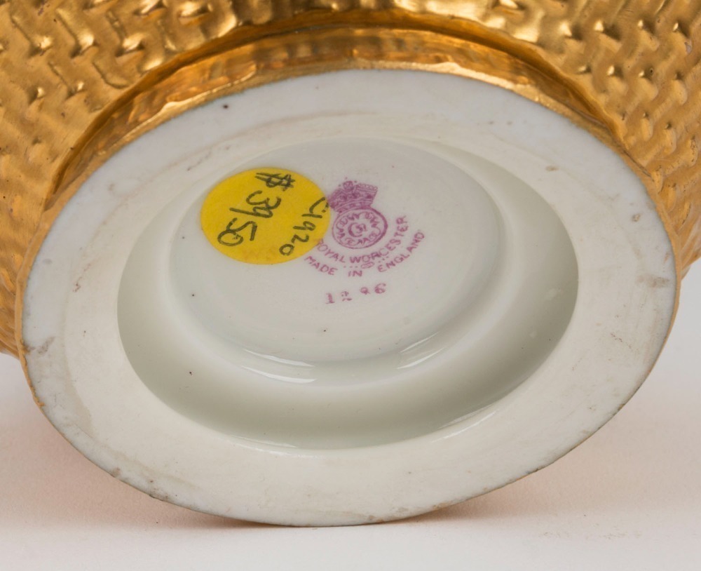 ROYAL WORCESTER English porcelain potpourri vase, with handpainted